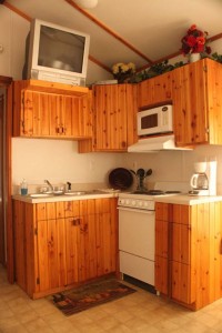 Cabin 1/2, kitchen