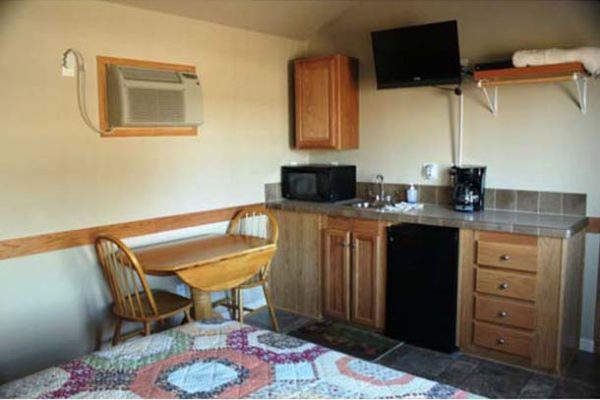 cabin 11, kitchen