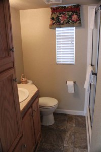 Cabin 6, bathroom