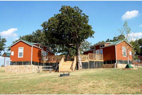 Cabin 7/8, Exterior