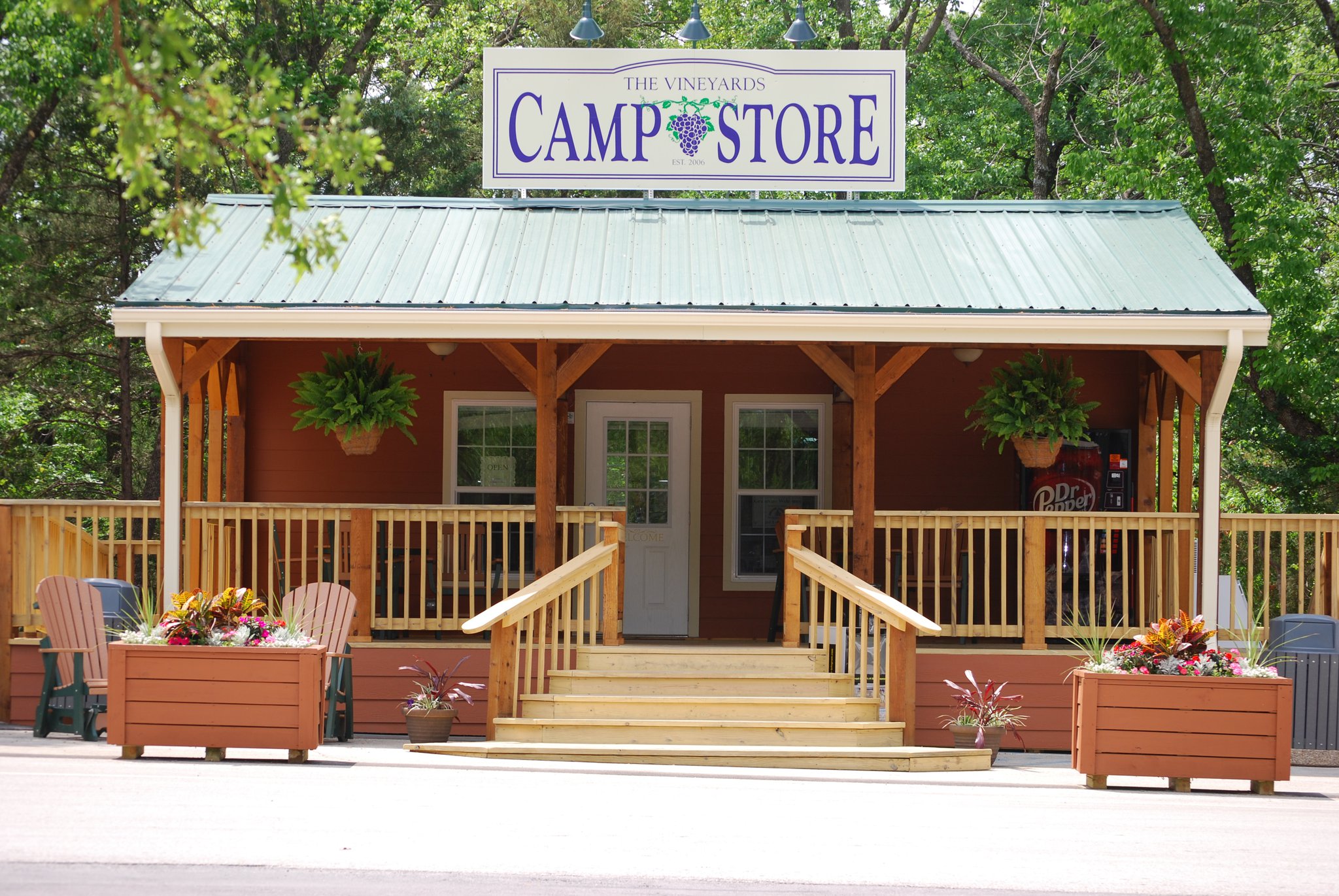 Camp stor building