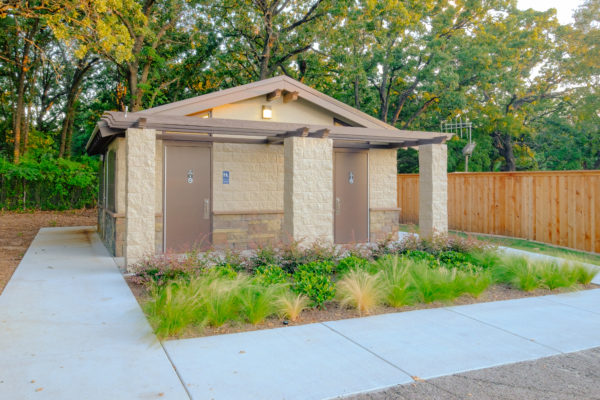 Bathrooms exterior at Vineyards Campground